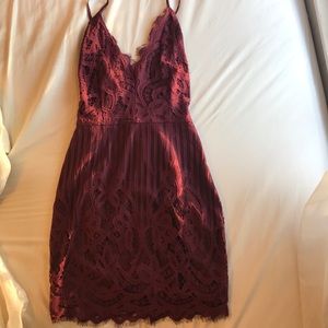 Tobi Mini Maroon Lace Dress